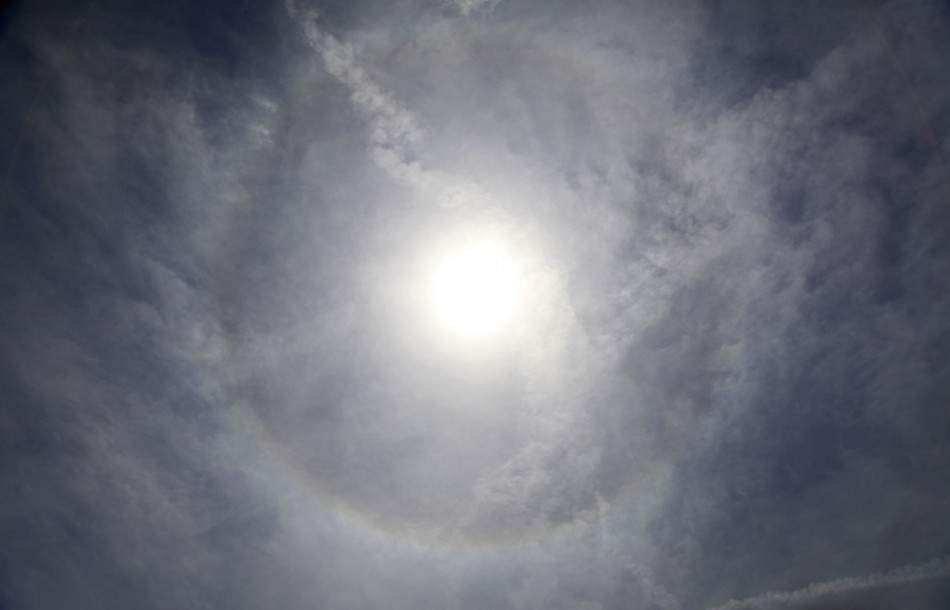 Prediksi sendiri cuaca hari dengan melihat awan