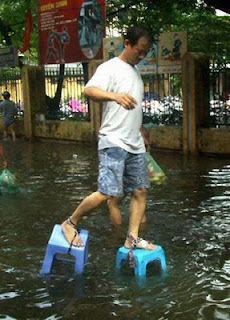 11 ide lucu dan kreatif mengatasi banjir