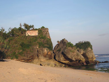 Menyusuri Pantai Jogja Nan Elok Full Pic