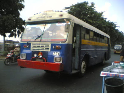 Foto Bus Jadul di Indonesia