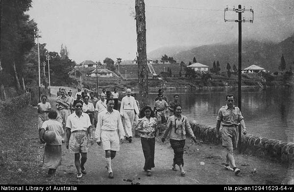 Foto-Foto Telaga Sarangan Tempo Dulu + Budaya Larung Sesaji