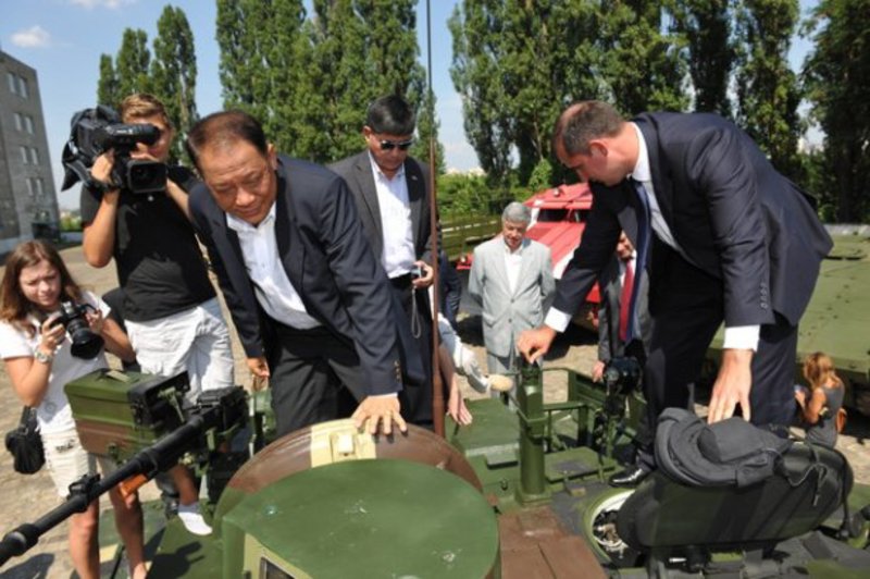 Tank Leopard: Jokowi VS Prabowo