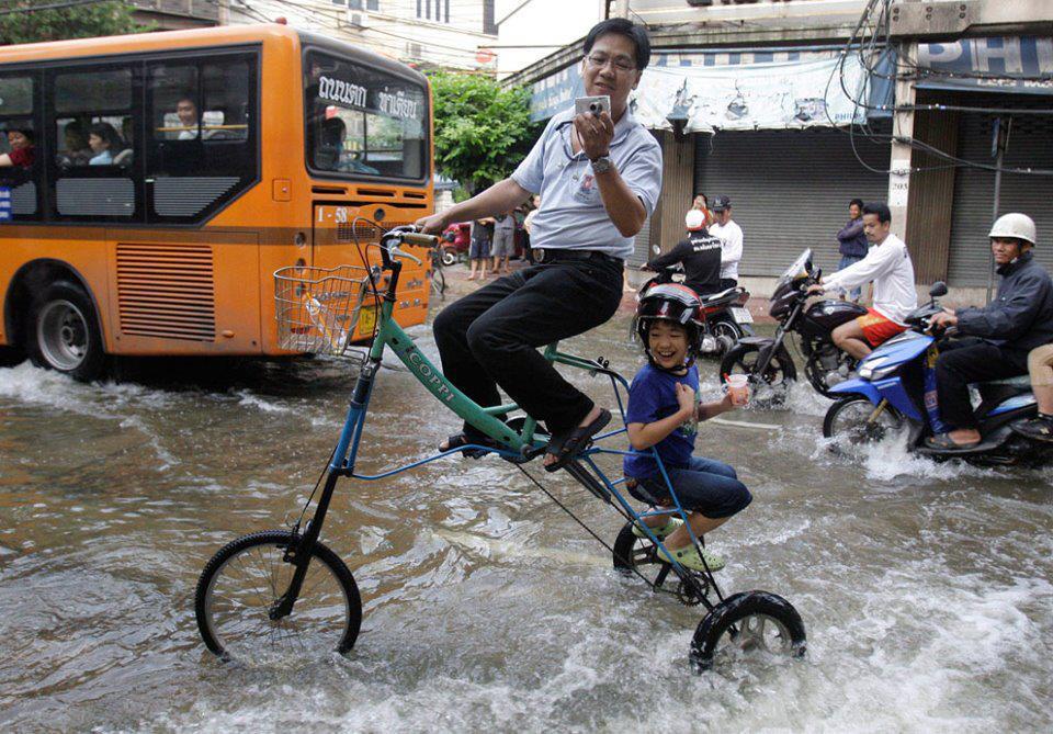 Tak Selamanya Banjir Itu Kelabu