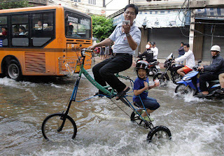 Tips Bertahan Hidup Hadapi Banjir (Ngakak gan)