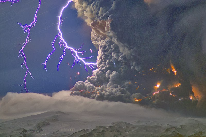 Petir Vulkanik ( Volcanic Lightning )