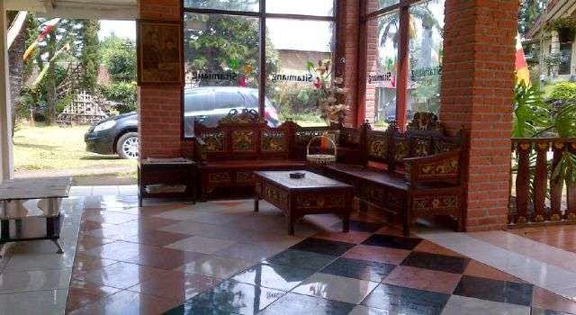 Dijual Hotel Luas di Lokasi Sejuk Cisarua, Bogor AG514