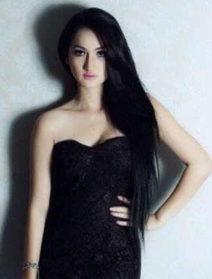 Tengku Dewi Putri Artis dan Model Photoshoot