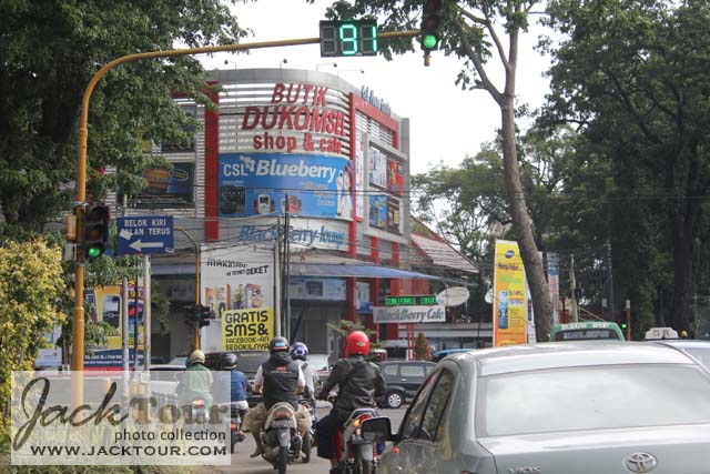 DOKUMSEL Bandung Pelayanan Mengecewakan Sekali (Pegawainya masuk sini)