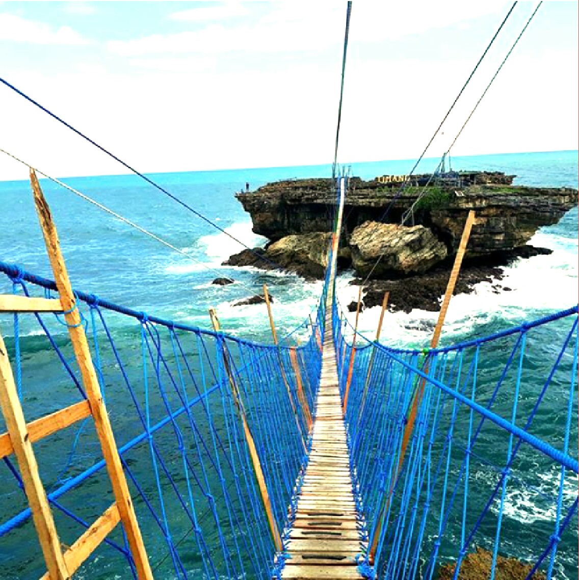 Tujuan wisata ini sangat mengerikan gan, termasuk di Indonesia lho. Berani coba?