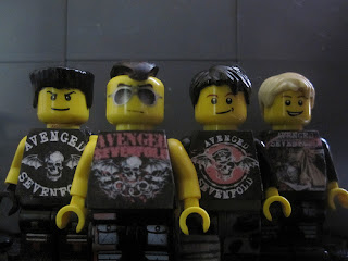 Kumpulan Foto Lego Minifigures Tokoh Bersejarah, Artis, Anime, dan Band