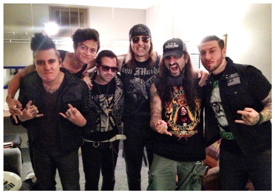 Band Mancanegara yang Musiknya Sukses Merakyat di Indonesia ( Fans A7X masuk!!!!)