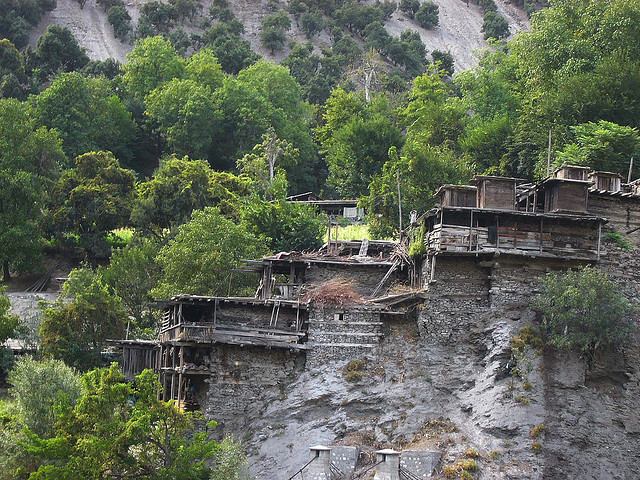 THE KALASH - SUKU BERKULIT PUTIH DARI PAKISTAN