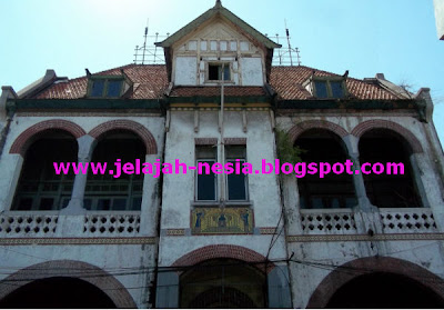 Mengenal Gedung Singa Di Kota Surabaya