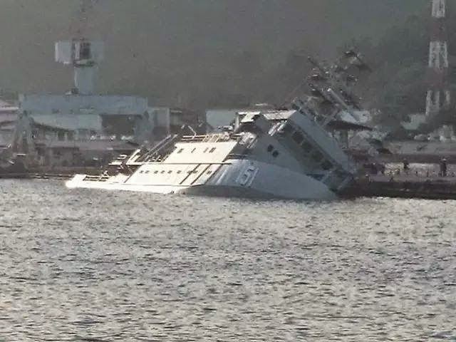 Kapal Angkatan Laut Malaysia Tenggelam