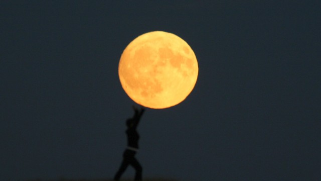 Karya Foto Bulan Yang Unik Dan Keren