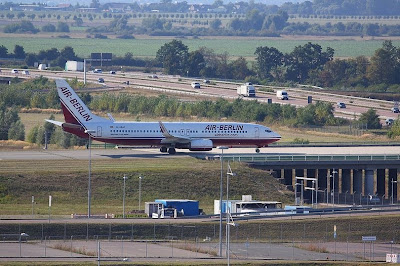(keren) Jembatan Pesawat Udara di Leipzig/Halle Airport