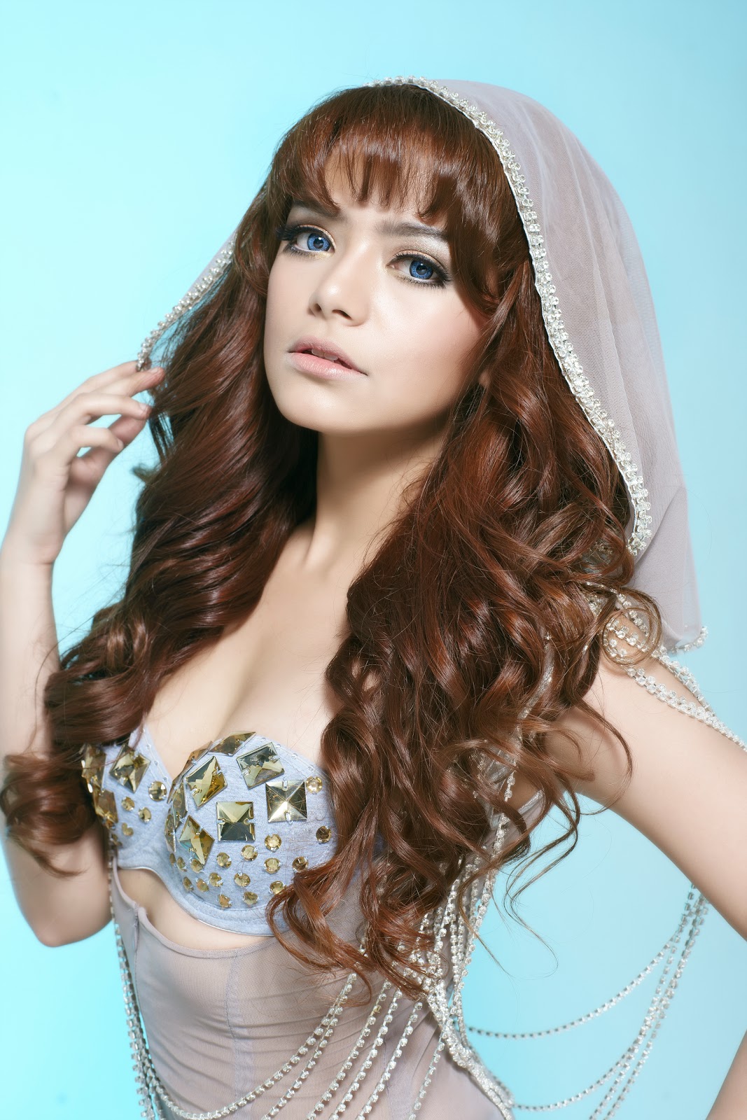 Lady yas. Ясмин Шахмир. Yasmin Zarine Shahmir. Хамокова Ясмин. Ясмин Ходжаева
