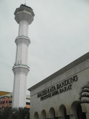 Mengintip Pusat Kota Bandung dari Ketinggian 81 Meter!