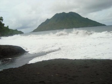 Pantai Sulamadaha - Pantai Sebening Kaca