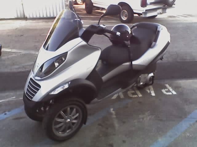 Foto-foto Sepeda Motor Roda 3 yang Keren