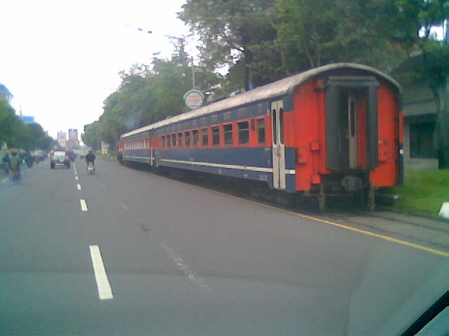 Kereta Api Tengah Kota Solo  KASKUS