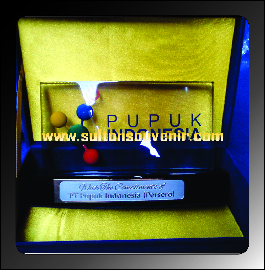 plakat fiber,medali,pin,piala,dll