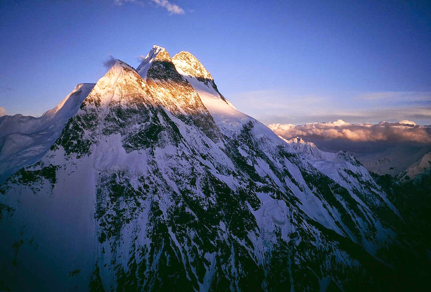 14 Gunung Paling Mematikan Didunia