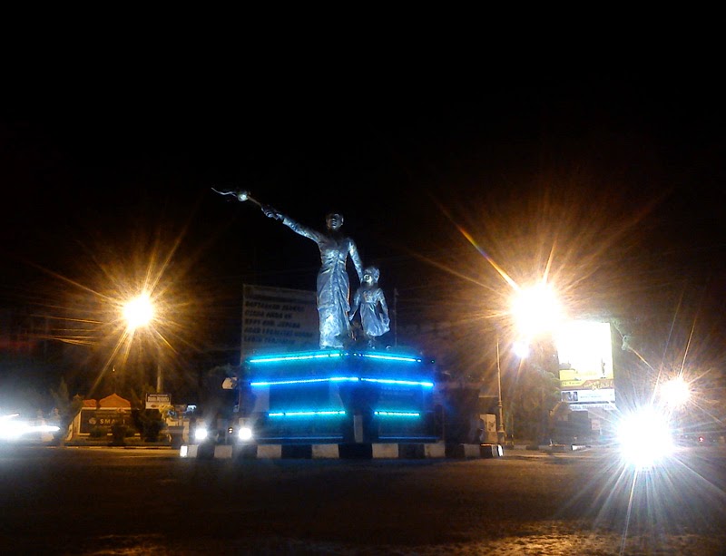 Tips Potret Malam Tugu Kartini Jepara Dengan Smartphone