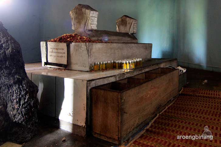 &#91;CoC Regional: Lokasi Wisata&#93; Makam Nyai Mranggi Binangun Banyumas
