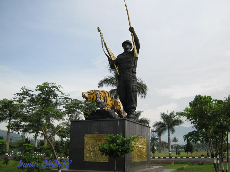 Warga Jawa Barat, Masuk!!!! &#91;Patung Siliwangi&#93;