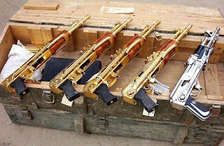 Wow! Saddam Husein Kolektor Senjata Emas