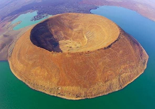 10 Kawah yang tidak biasa