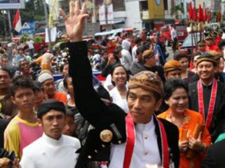 &#91;CETAR BINGIT&#93; Pelantikan Jokowi-JK Diwarnai 38 Kali Gempa Guguran