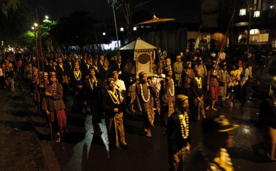 5 Tradisi Unik di Indonesia 