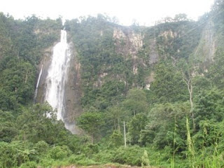 Ini dia 10 curug tertinggi dan terindah di indonesia 