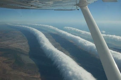 10 Bentuk Awan Terindah