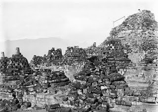 Kondisi Candi Borobudur Saat Pertama Kali Ditemukan &#91;+pic jadul&#93;