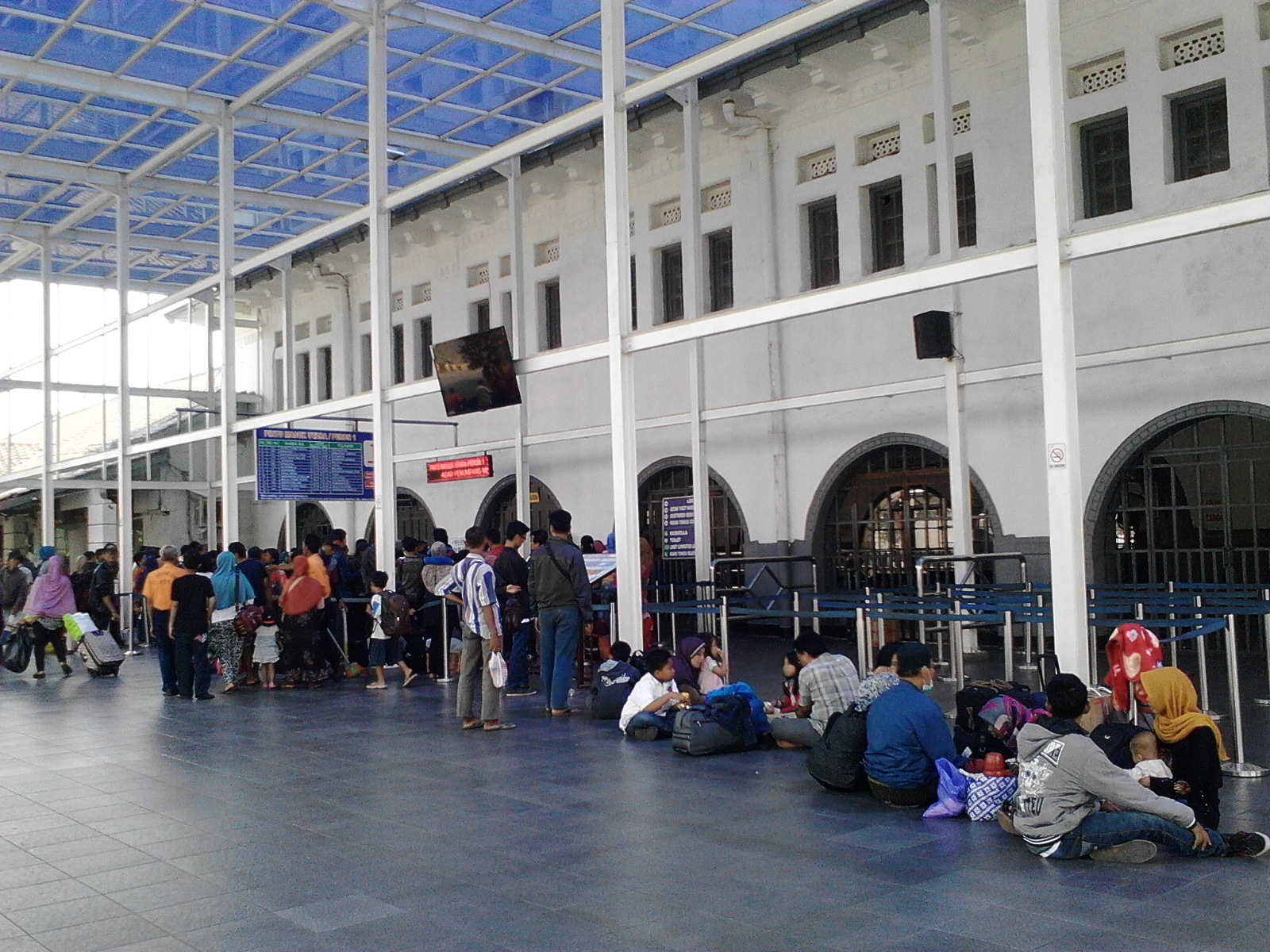 Rute Buat Cewek Yang Mau Backpacker Murah Sendirian dari Palembang Ke Jawa