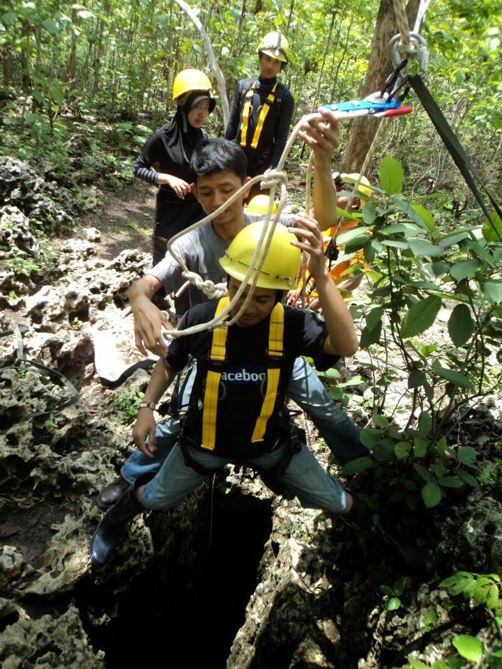 Salah satu isi perut Bumi di Gunungkidul, Yogyakarta yang menajubkan !