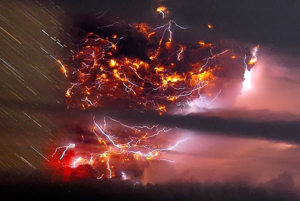 Petir Vulkanik ( Volcanic Lightning )