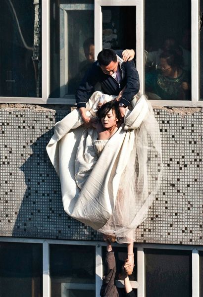 Foto-foto Penyelamatan PENGANTIN PEREMPUAN
