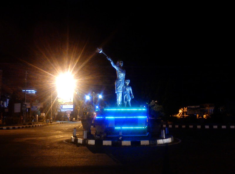 Tips Potret Malam Tugu Kartini Jepara Dengan Smartphone