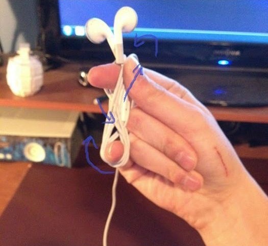 Cara Simpel mengikat Earphone supaya Nggak terbelit-belit