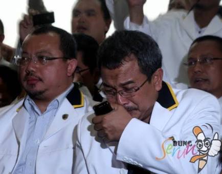 Tangis Kader PKS Dani Rahmawan Pecah : Ust, Bismillah Saya Pilih Jokowi - Ma'ruf Amin