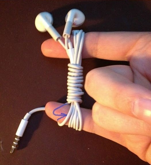 Cara Simpel mengikat Earphone supaya Nggak terbelit-belit