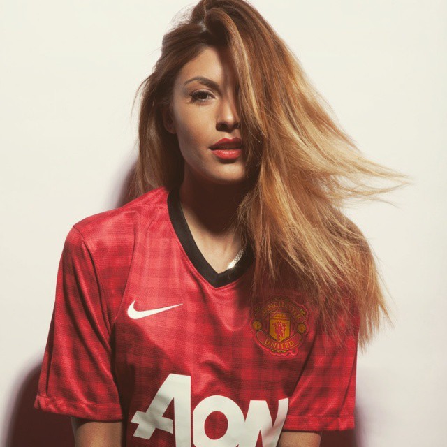 Hey Sista, Cowok Kamu Fans Sepakbola? Nih 7 Tips Biar Makin Disayang si Penggila Bola