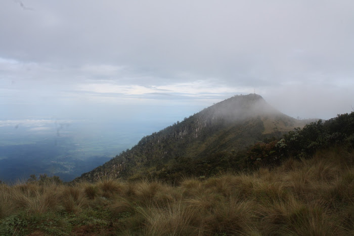 10 Gunung Tertinggi di Indonesia