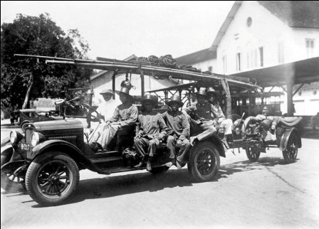  (Foto Eksklusif) Melihat Sosial Masyarakat Indonesia Jaman Kolonial Belanda