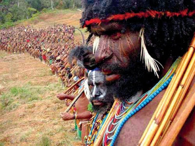 bukan berita jokowi - Datang ke Papua Bawa M-16, Pulang Bawa 16 M