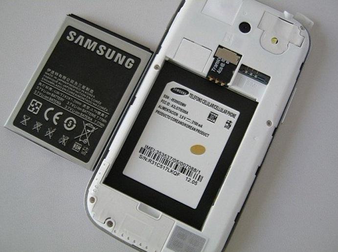 fyi hati-hati buat yang mau beli samsung galaxy s3 (ada klonigannya)